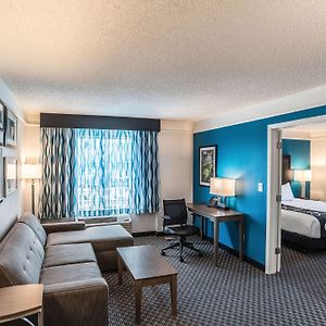 Deluxe King Suite